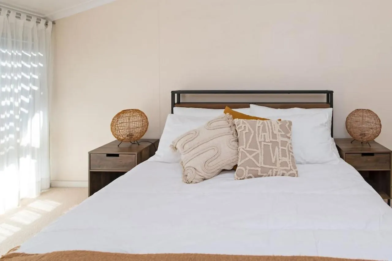 Character & Charm 3 Bed Home- Free Wine Adelaide