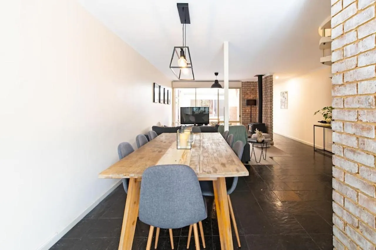 Character & Charm 3 Bed Home- Free Wine Adelaide 0*,  Ausztrália