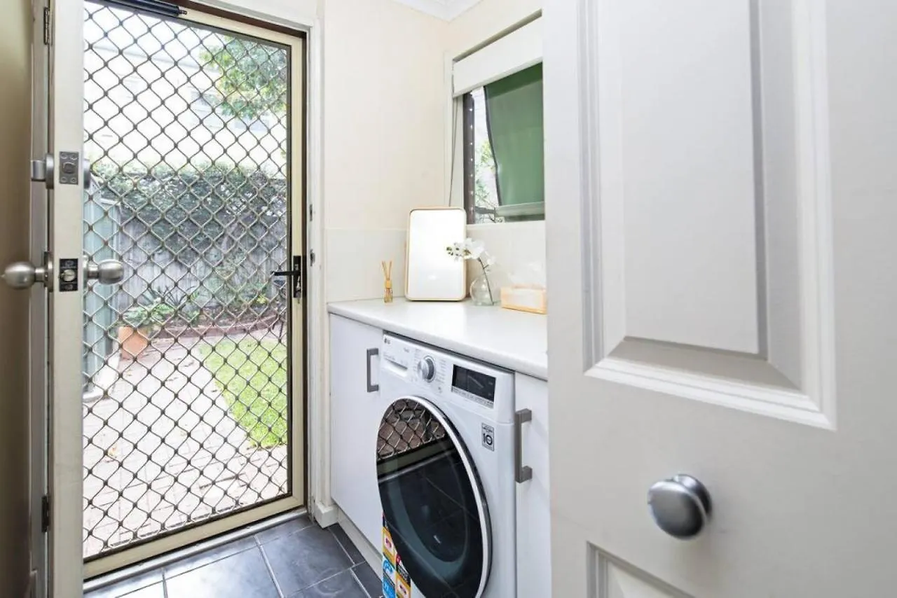 Character & Charm 3 Bed Home- Free Wine Adelaide
