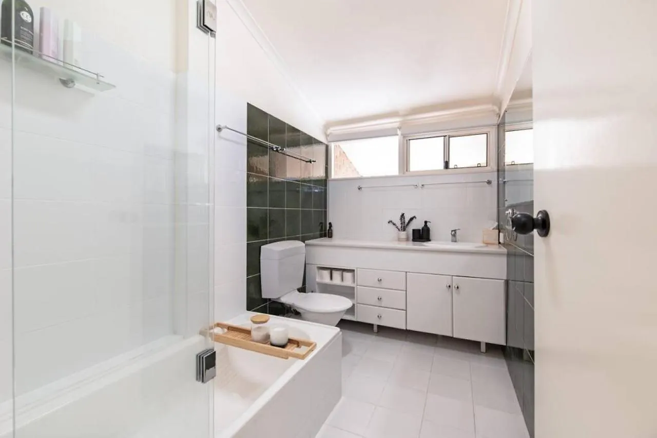Character & Charm 3 Bed Home- Free Wine Adelaide